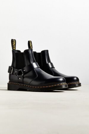 Dr. Martens Wincox Chelsea Boot